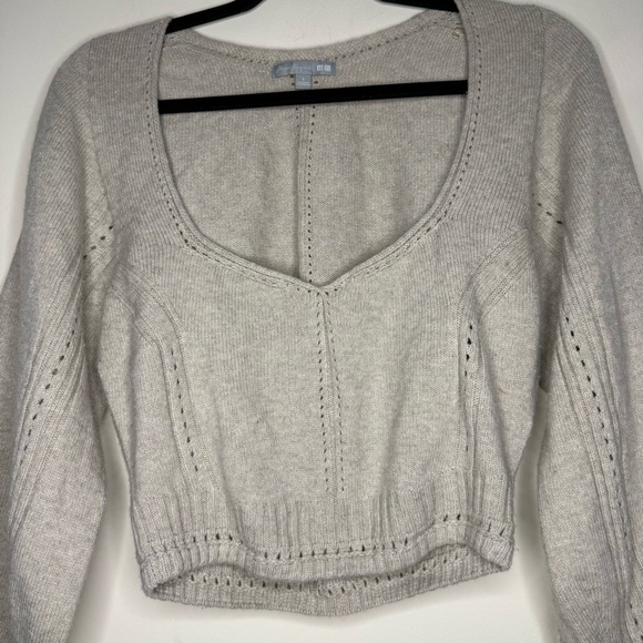 UNIQLO X MAME KUROGOUCHI 3D Knit Volume Cropped Wool Blend Sweater in Natural - Picture 5 of 7
